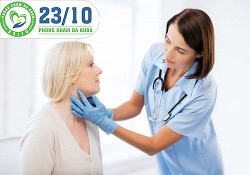 Thăm khám ngay khi có dấu hiệu của viêm họng xung huyết