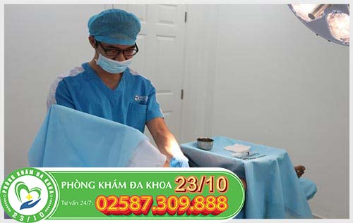 Đến tại phòng khám uy tín để khắc phục tình trạng chảy máu dương vật